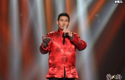 大衣哥被踹门, 网络账号话狠回应!