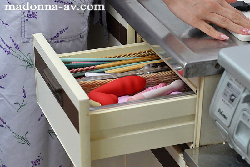 JUR-418,「白石茉莉奈」最新作品2025-10-09发布！