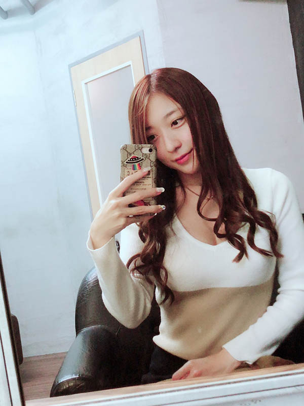 最新推荐!清纯美少女《雅彩加》精选作品介绍……