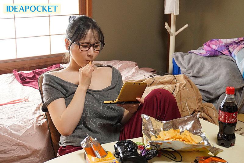 庵ひめか(庵姬花)作品IPZZ-182发布!巨乳老处女姐姐「庵姬花」耍废啃老不工作还整天在家自慰!