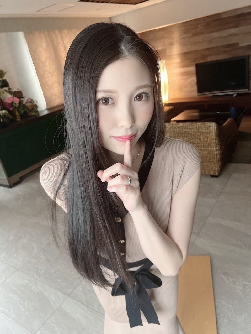 最新推荐！长直发新人《高坂妮娜》精选作品介绍……