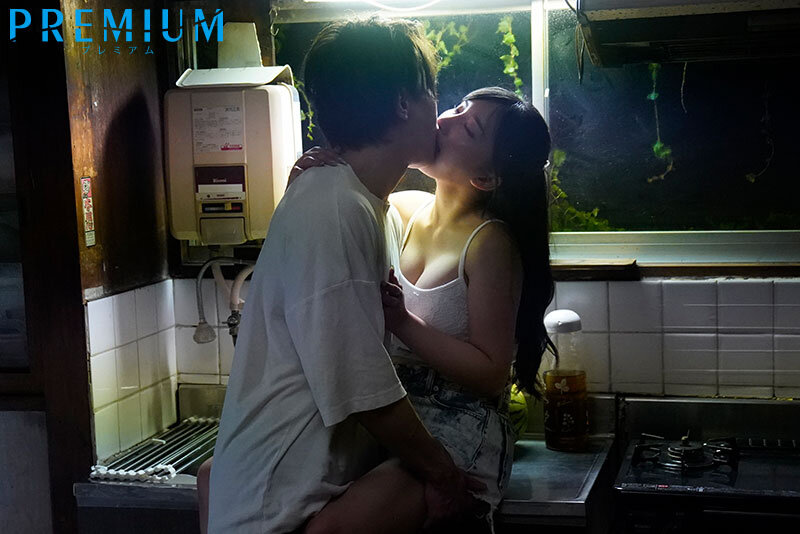 楪カレン(楪可怜)作品PRED-558发布！跟素人回老家同居！巨乳美少女从早到晚都在中出做爱