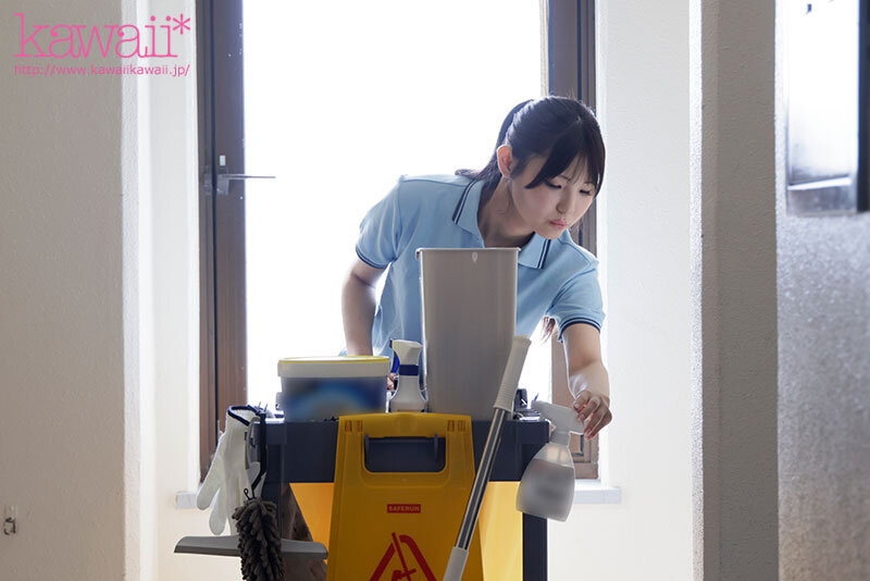 (CAWD-942)20岁、F罩杯、超细小蛮腰！小泉枫是日本15万清洁人员中最可爱的妹子！