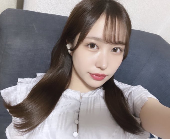 夕雏惠美里(夕雛エミリ)出道作品番号及封面，夕雏惠美里个人简介