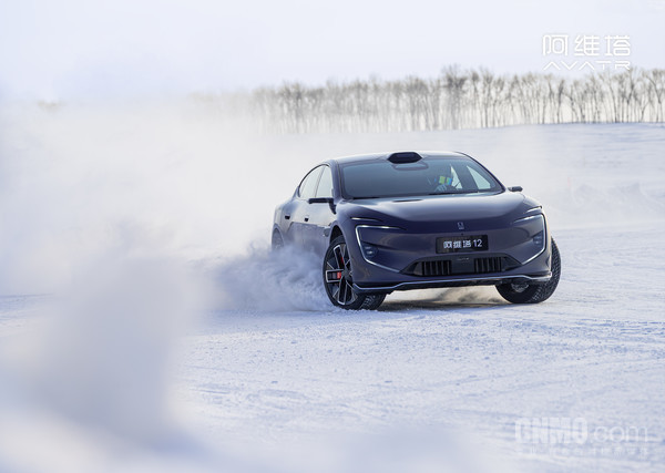 新款阿维塔12开启预售 全系标配华为896线激光雷达