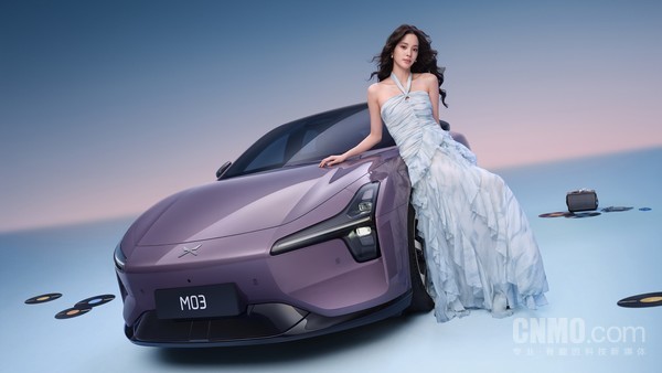 2026款小鹏MONA M03 2026款小鹏MONA M03标配爆胎稳行 爆胎测试挑战成功