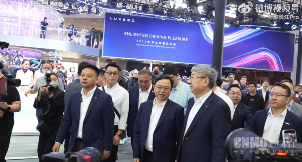 智界赵长江回应未接待比亚迪王传福：不在现场 遗憾错过