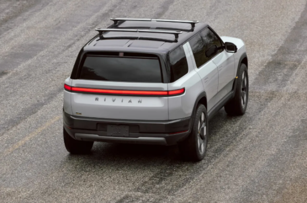 Rivian R2开启交付仅一周后裁员数百人 加速推进降本增效