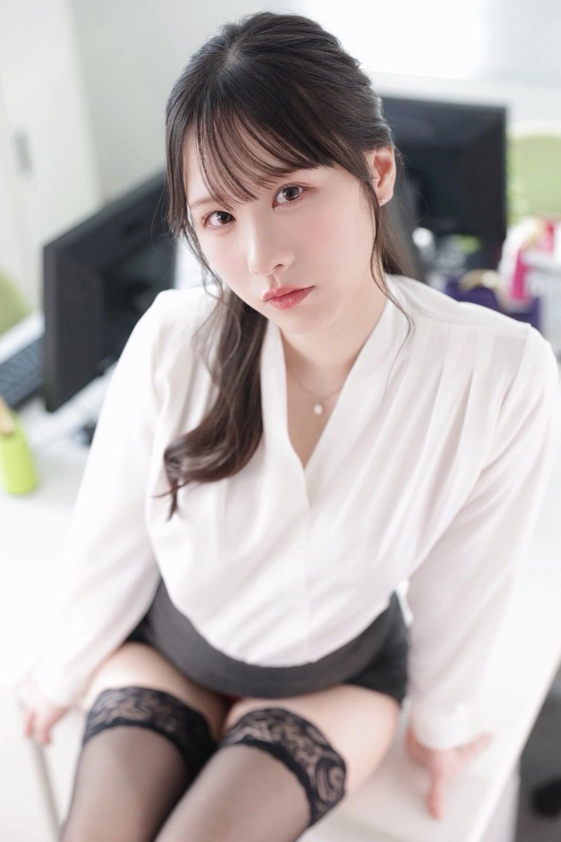 (SNOS-387) AV女优大战AI！23岁E罩杯白嫩巨乳美少女”村神”「村上悠华」新作由万片数据AI打造！